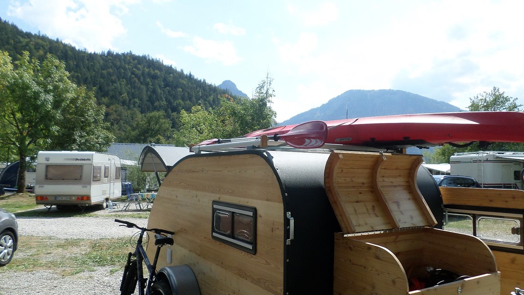 Nostalgie Wohnwagen Caravan Blech Camping Wagen Retro Antik Look 20x23x12 cm NEU 