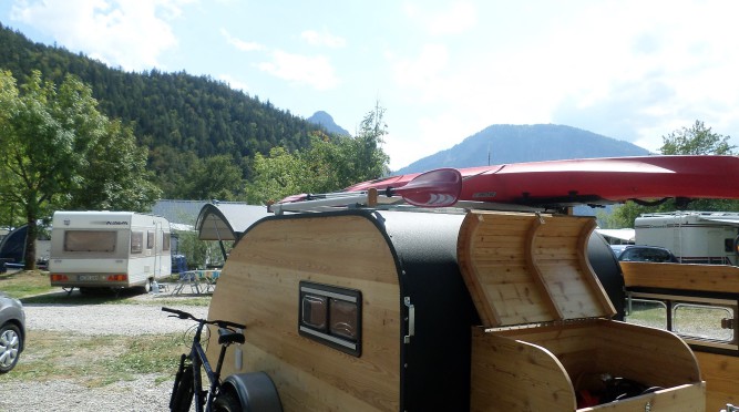Wohnwagen Campen auf dem Campingplatz Wolfgangsee